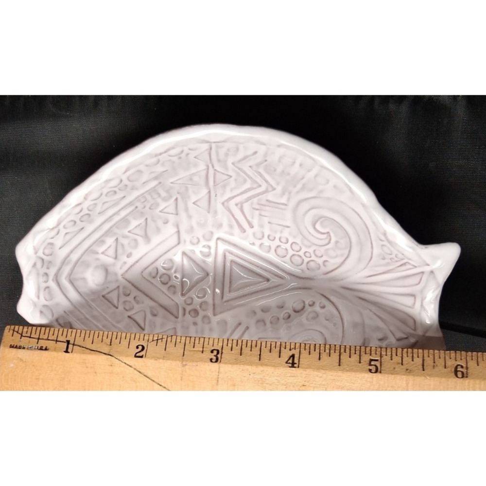 White ceramic dish with geometric and swirl patterns boat-shaped w/soap fish - Picture 10 of 11
